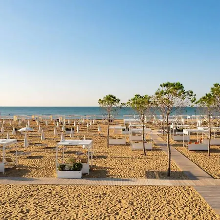 Enjoy The Sea From Our Relaxing Flat Бибионе