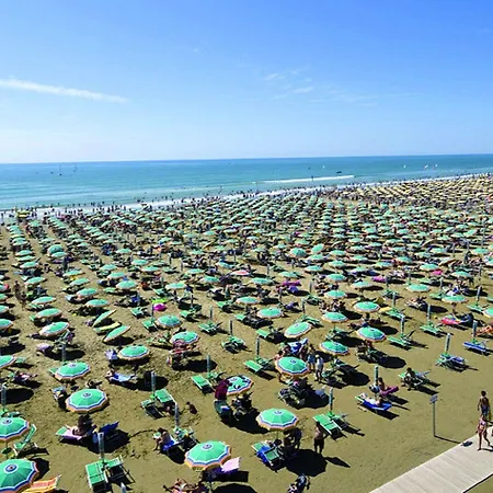 Enjoy The Sea From Our Relaxing Flat Апартаменты *